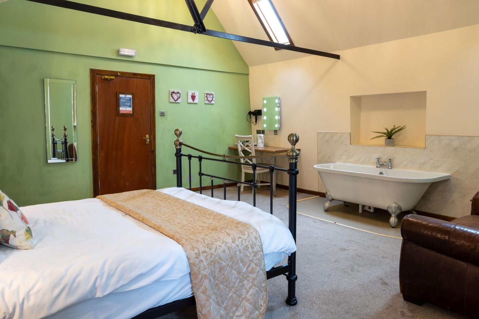 The Warehouse Hotel Yeovil Room photo